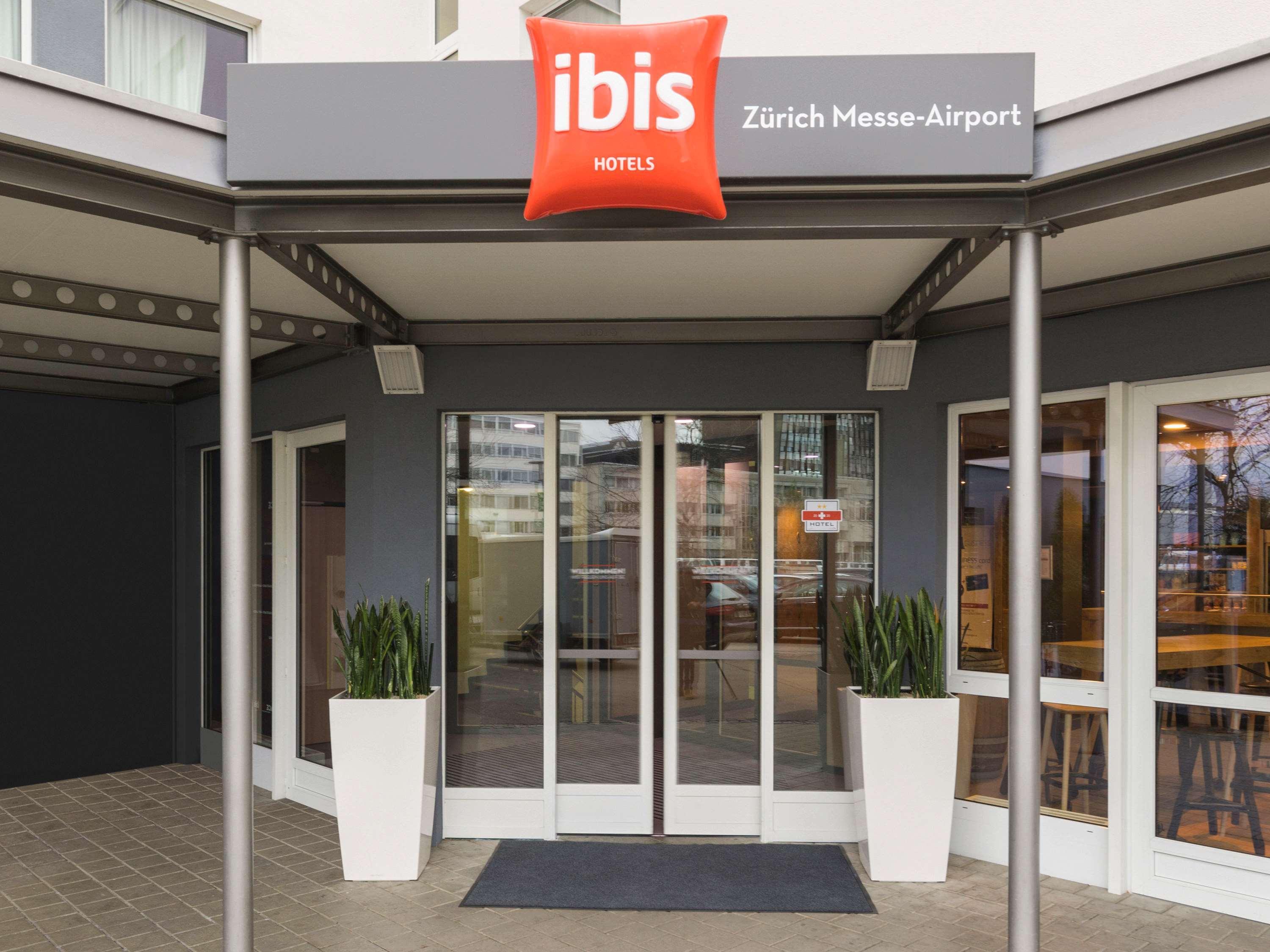 ibis Zürich Messe Airport Hotel Exterior foto